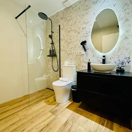 Planas 2 Design & Spaciousness With Terraza In Ruzafa Soho شقة *